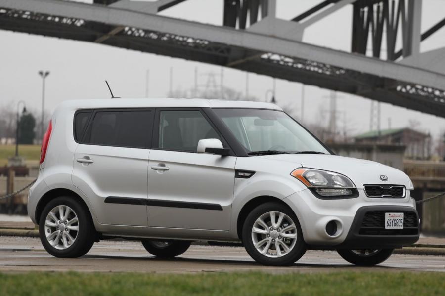  Kia Soul Base 1.6L Eco 2012 года  (фото 38 из 50)